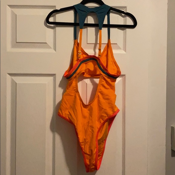 ONE PIECE SWIM - Picture 4 of 4